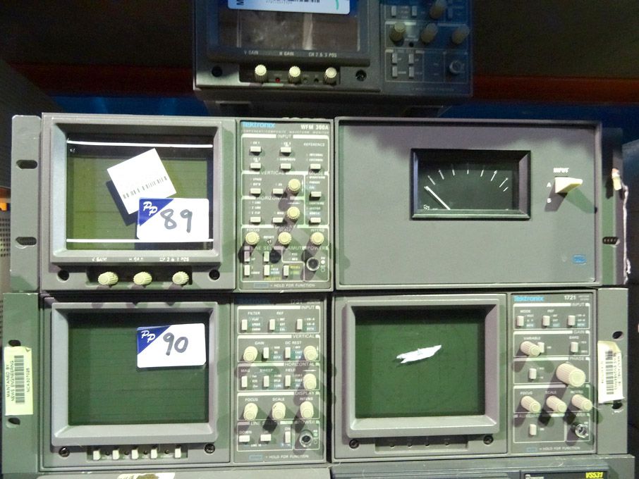 Tektronix 1731 waveform monitor & Tektronix 1721 S...