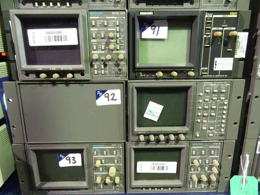 Tektronix 1721 SCH vector scope, Tektronix 1731D d...