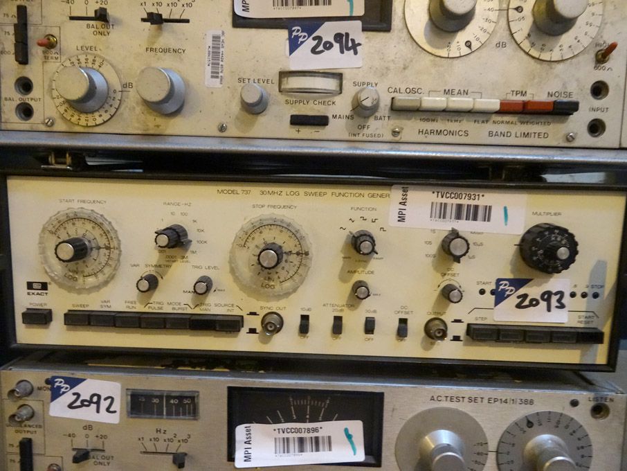 Exact 737 30MHz log sweep function generator