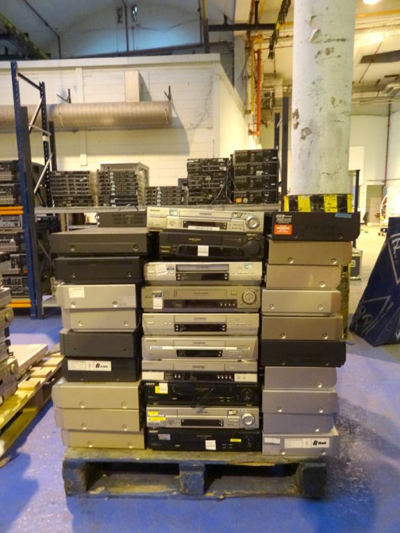 Qty Sony, Philips, JVC etc video cassette recorder...