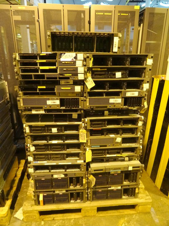 Qty HP Proliant DL365 / DL380 / DL385 etc servers...