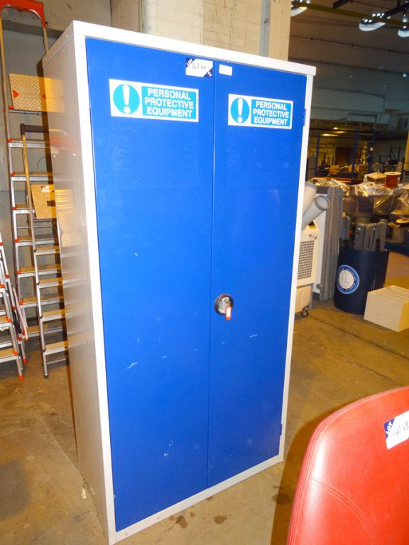 2 door storage cupboard with contents inc: harness...