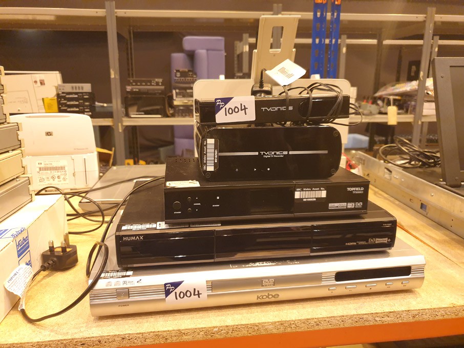 Qty various Tvonics, Topfield, Humax Freeview boxe...