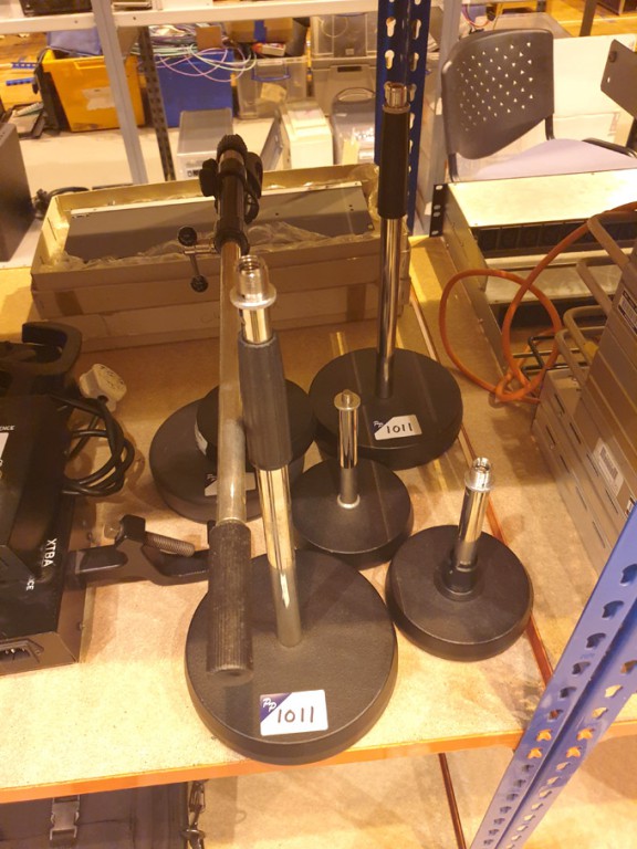 Qty various mic stands / bases