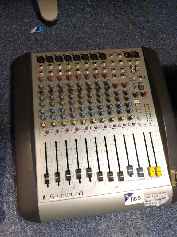 Soundcraft Spirit E8 mixing console