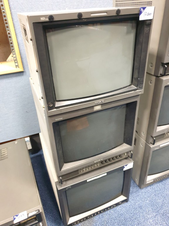2x Sony PVM-14LA CRT studio monitor, JVC TM-H150CG...