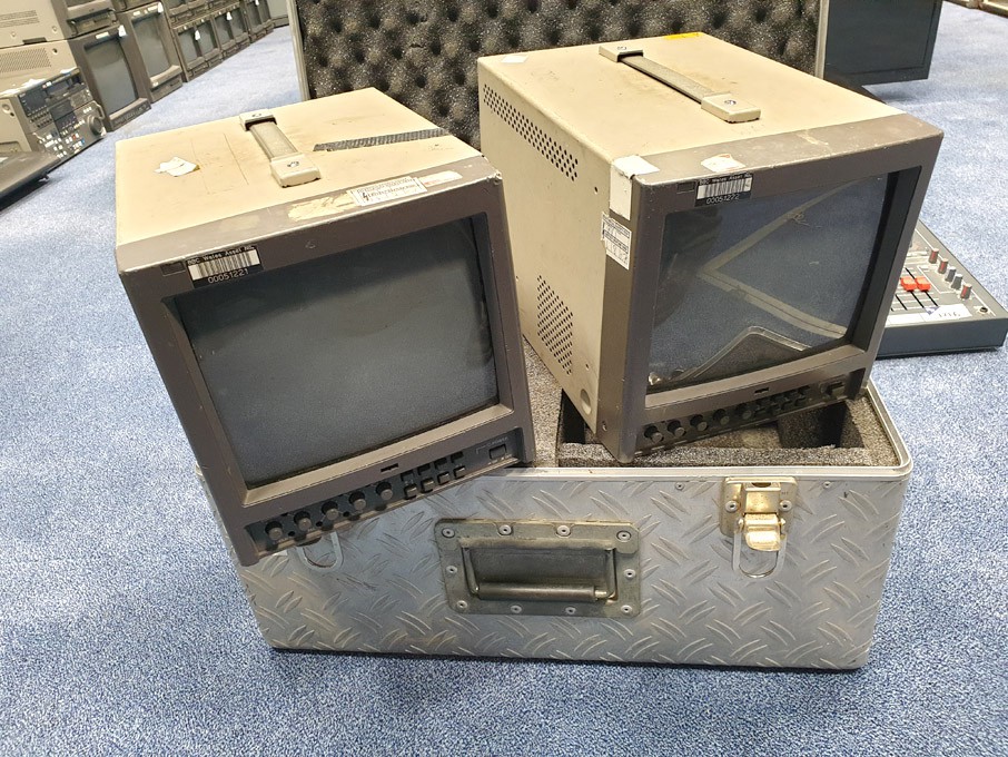 2x JVC TM-1010PN-K CRT monitors in transit case
