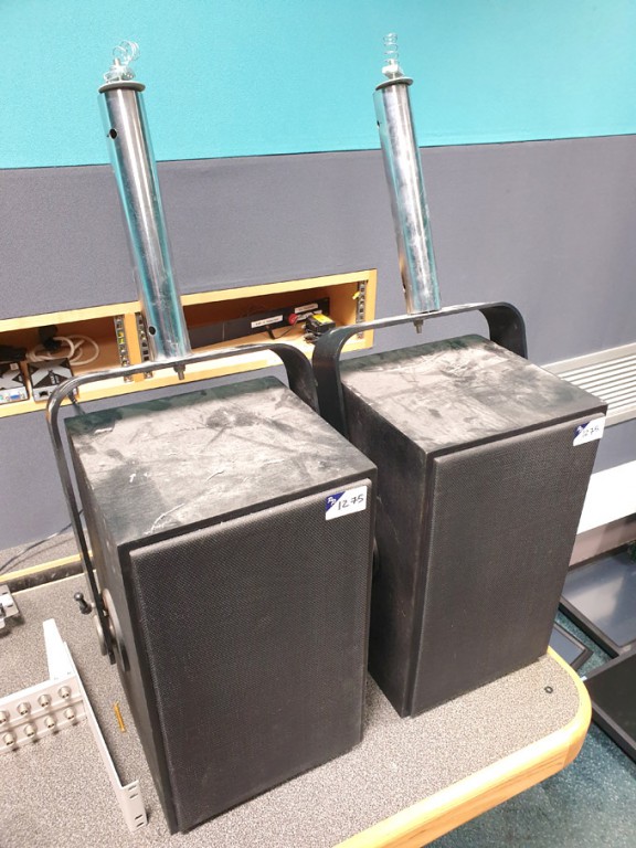Pair Rogers LS5/9 monitoring loudspeakers with AM8...