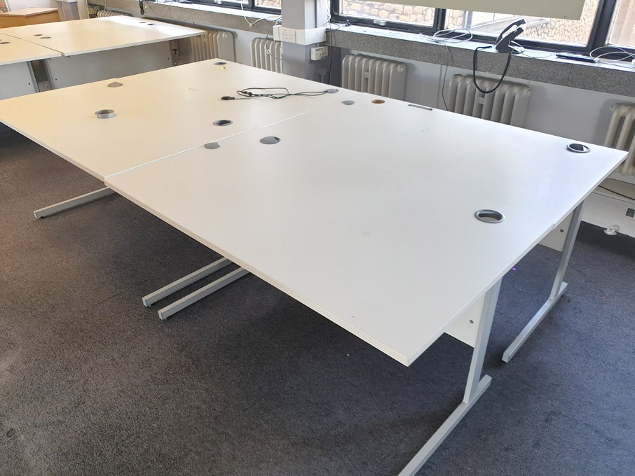 4x BOF white 1400x800mm office desks