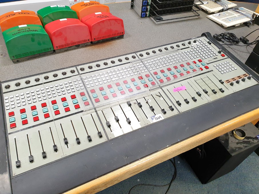 Klotz digital Vadis DCII mixing console, 24 channe...