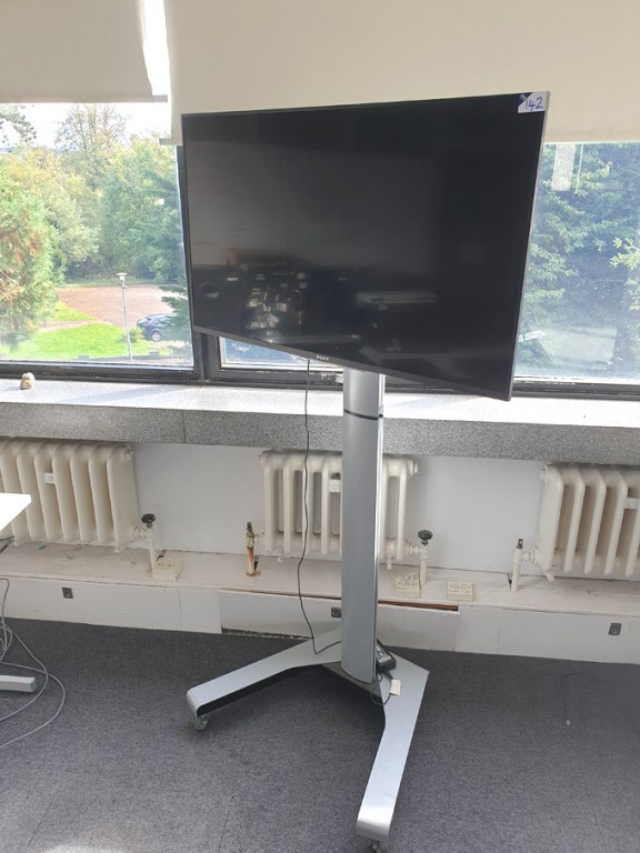 Sony KDL-43WD751 colour LCD TV on mobile stand (20...