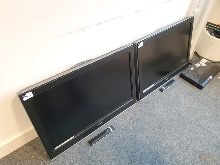 2x Sony Bravia KDL-32D3000 LCD TV's with remotes (...