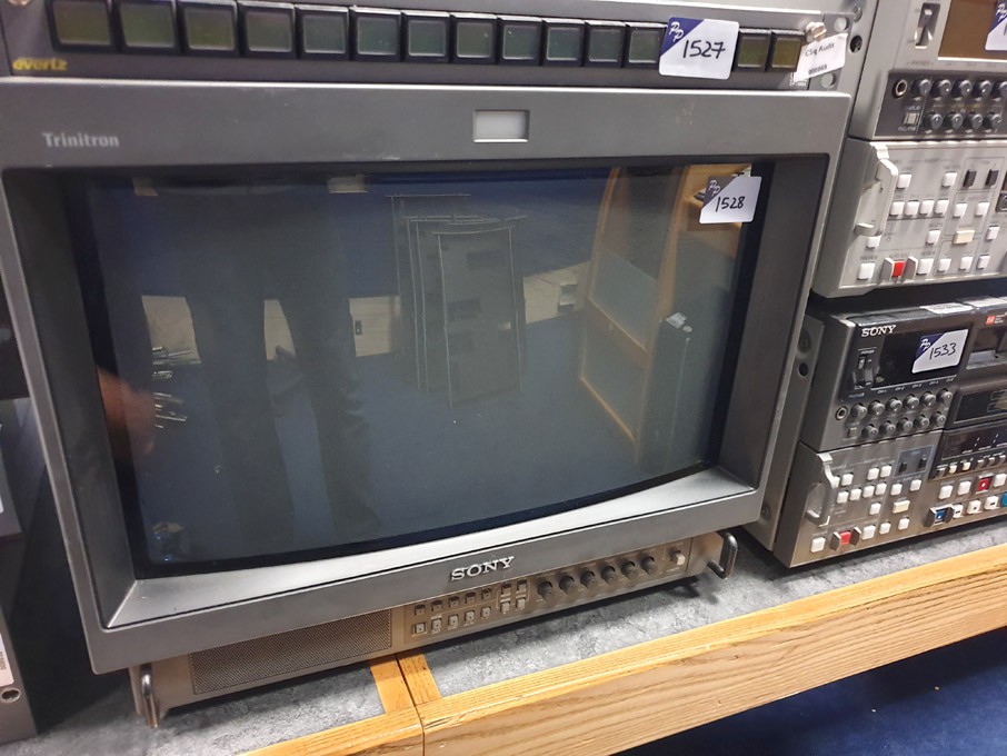 Sony PVM-2051WE CRT studio monitor, widescreen