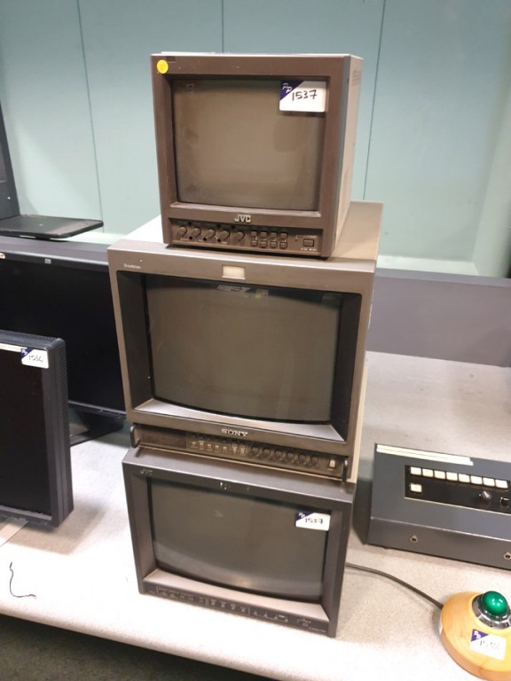 Sony PVM-14M2E, JVC TM-H150CG, JVC TM1010PN CRT st...