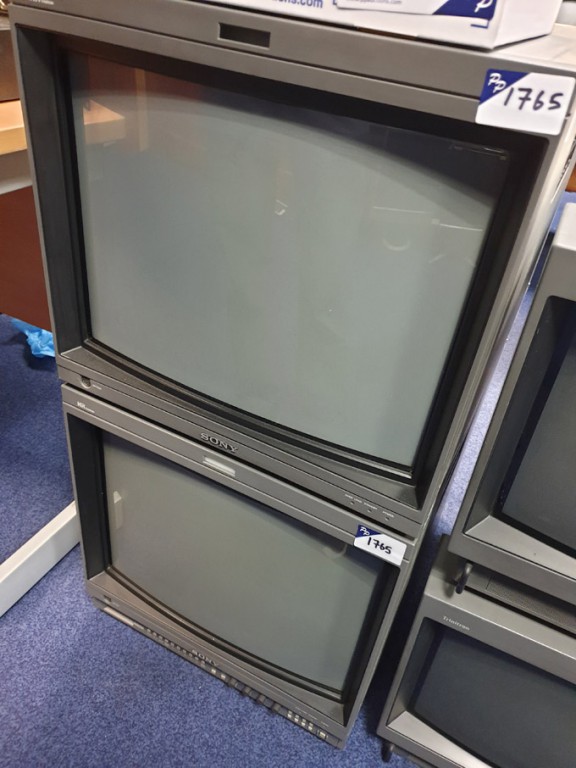 2x Sony BVM-20F1E CRT studio monitors