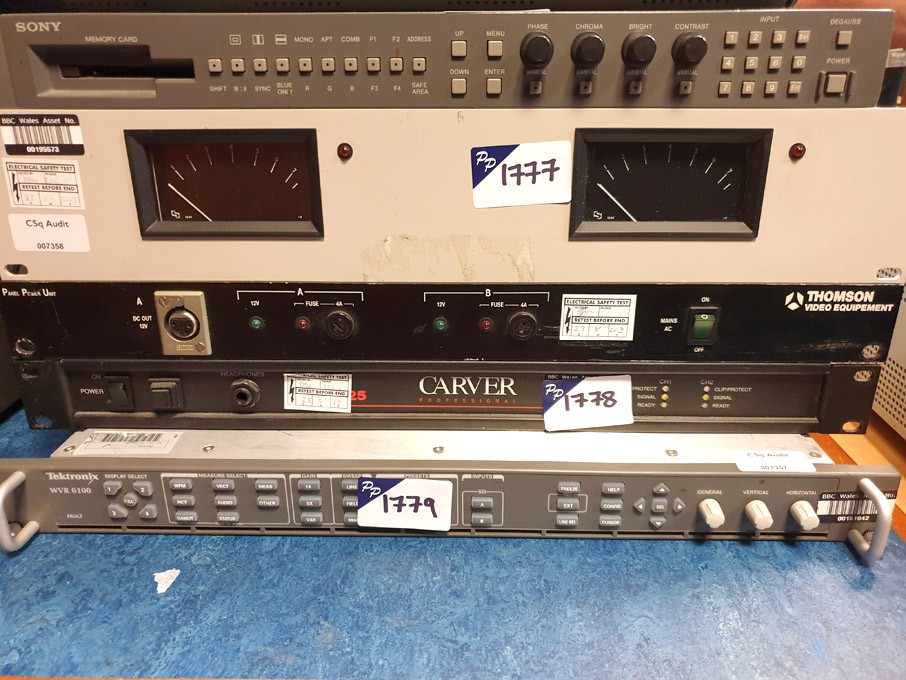 Tektronix WVR6100 waveform / vector monitor