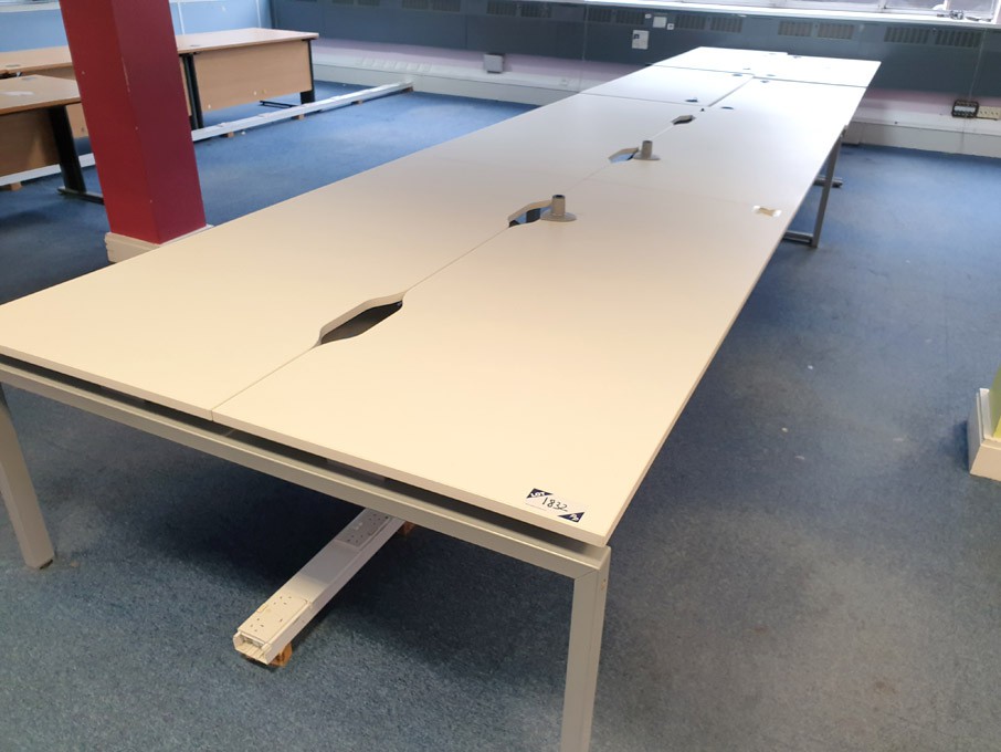 Qty various white office desks inc: 4x 2000x800mm...