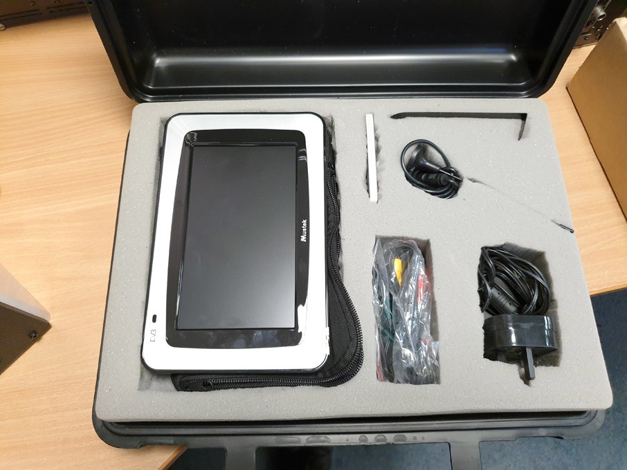 Mustek PT2270 compact LCD monitor in case
