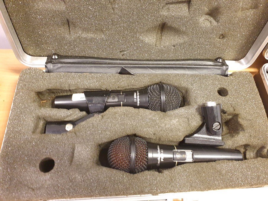 2x Audio-Technica Pro 41 microphones in case