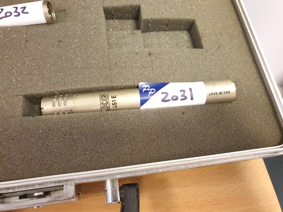 AKG C451E microphone