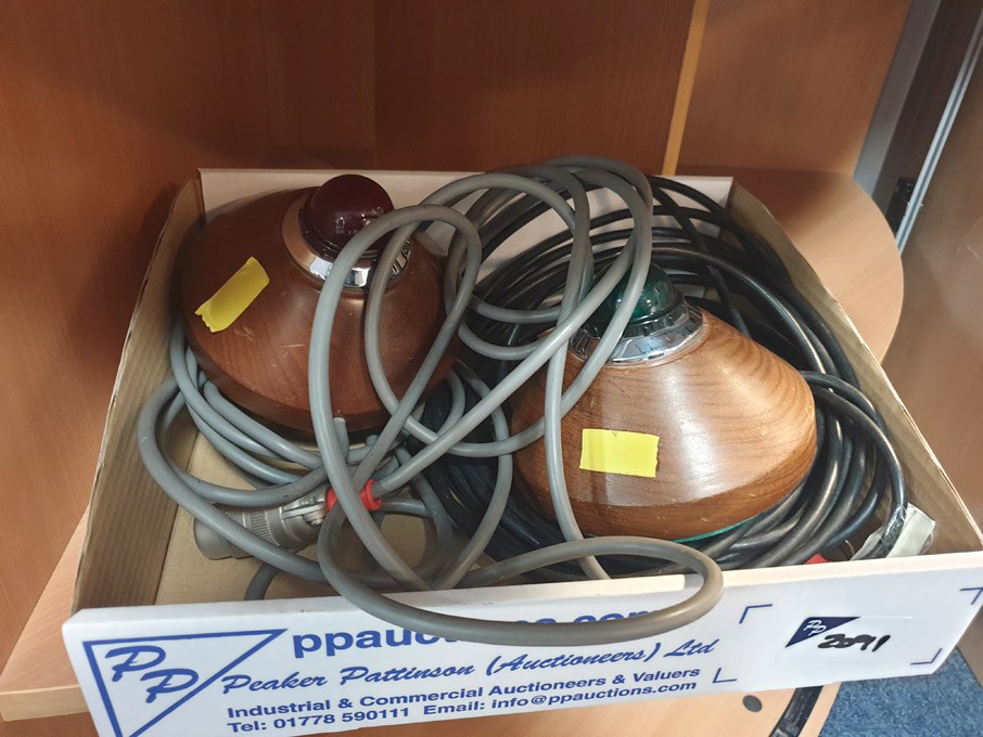 2x table top broadcast lights