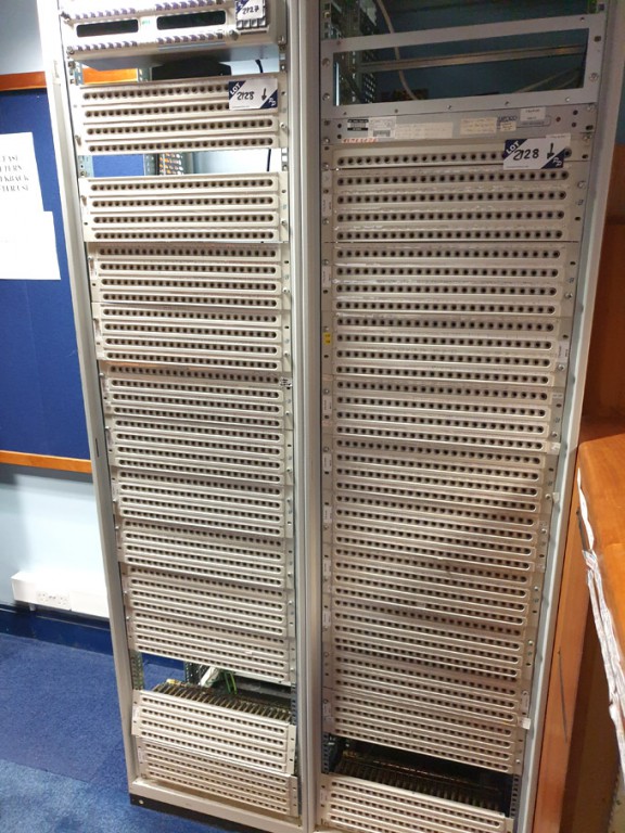 Qty dB 'U' link patch panels