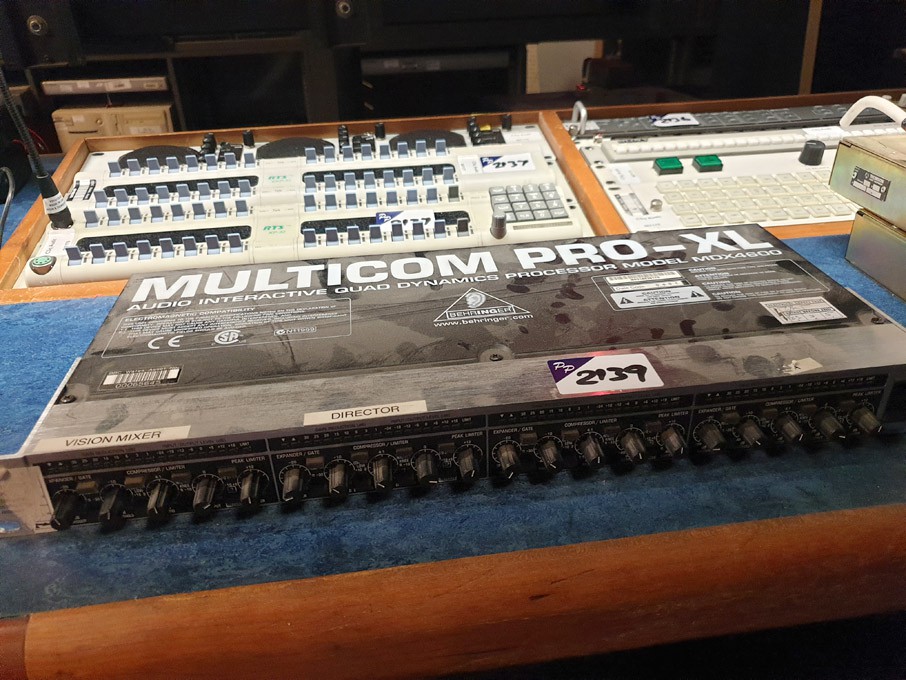 Behringer MDX4600 multicom Pro-XL audio interactiv...