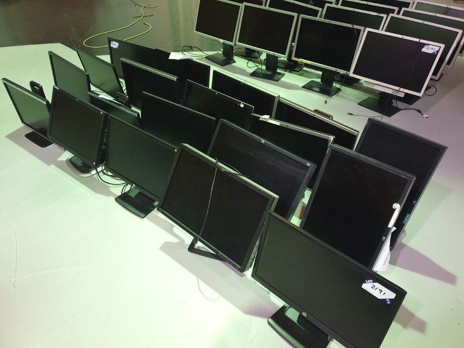 19x various HP LCD digital monitors