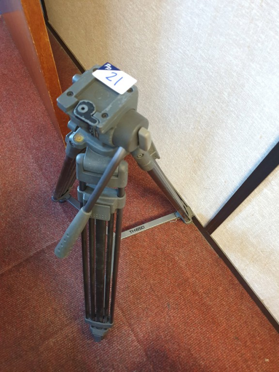 Libec TH-650 camera tripod