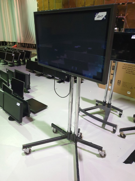 Panasonic TH-42PH10BK plasma monitor on Unicol sta...