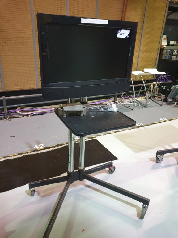 AOC L26W 781B LCD monitor on mobile stand