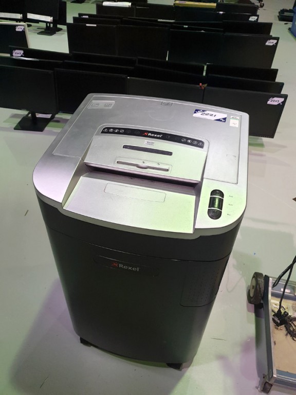 Rexel RLS32 office shredder