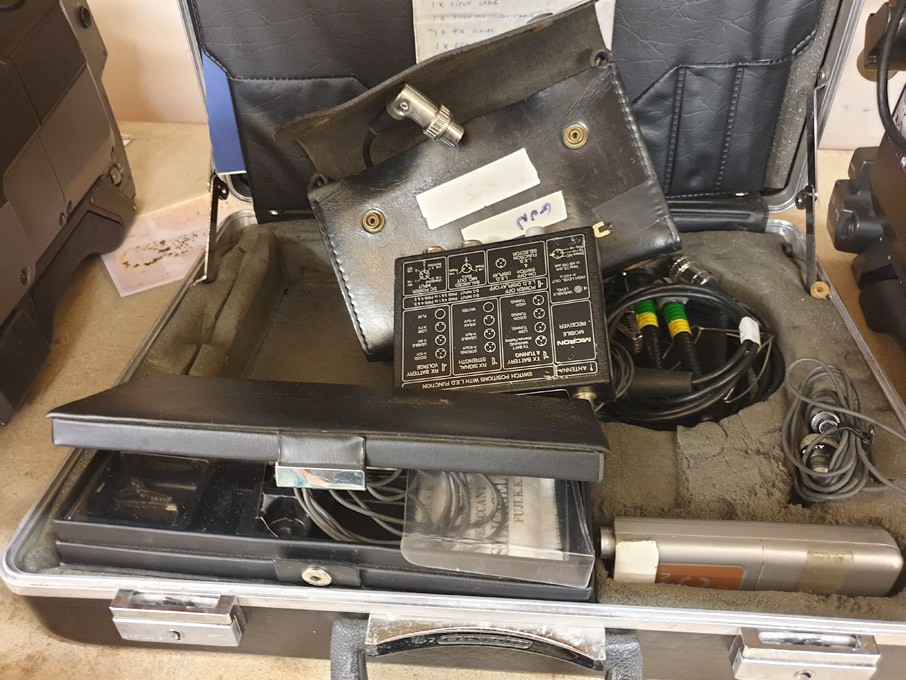 Micron mobile receiver, leads etc in case