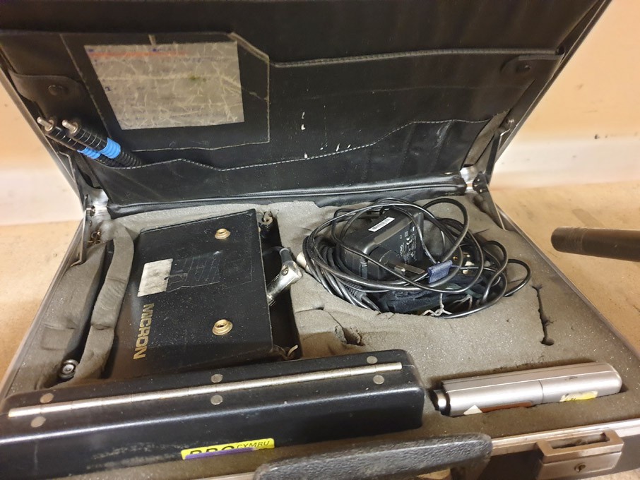 Micron mobile receiver, leads etc in case