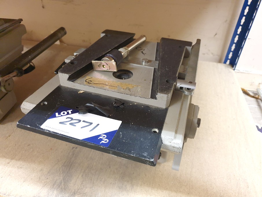 Vinten 3327 pan / tilt head