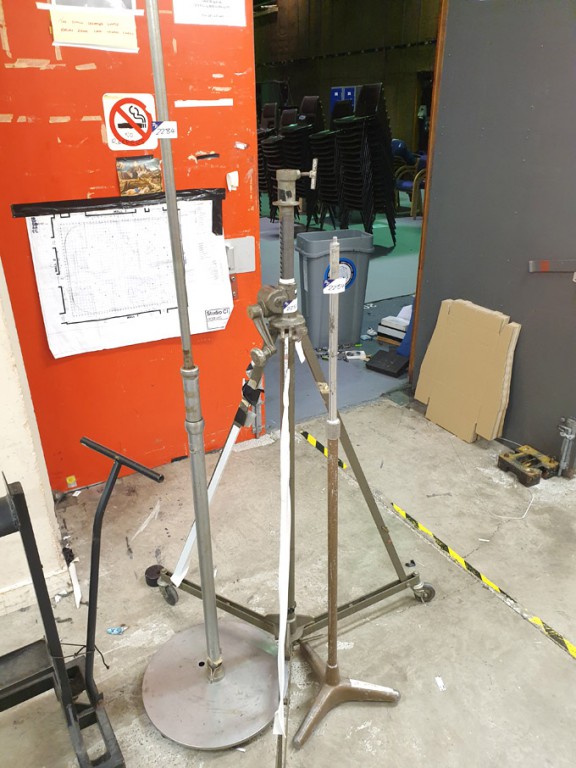 3x various studio stands