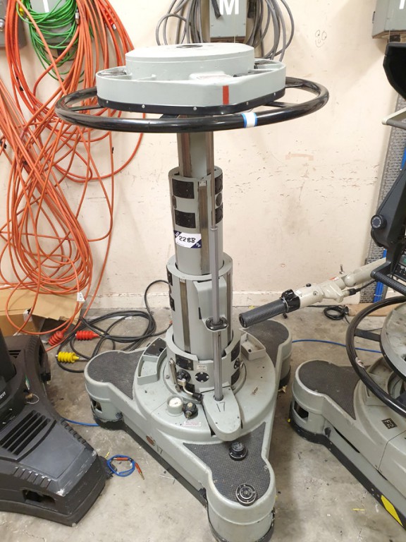 Vinten mobile camera studio pedestal