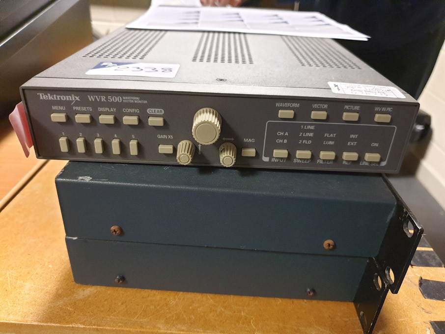 Tektronix WVR500 waveform / vector monitor