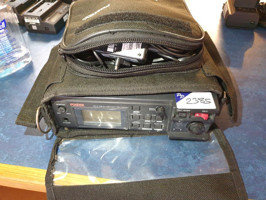 Fostex FR-2 field memory recorder in case