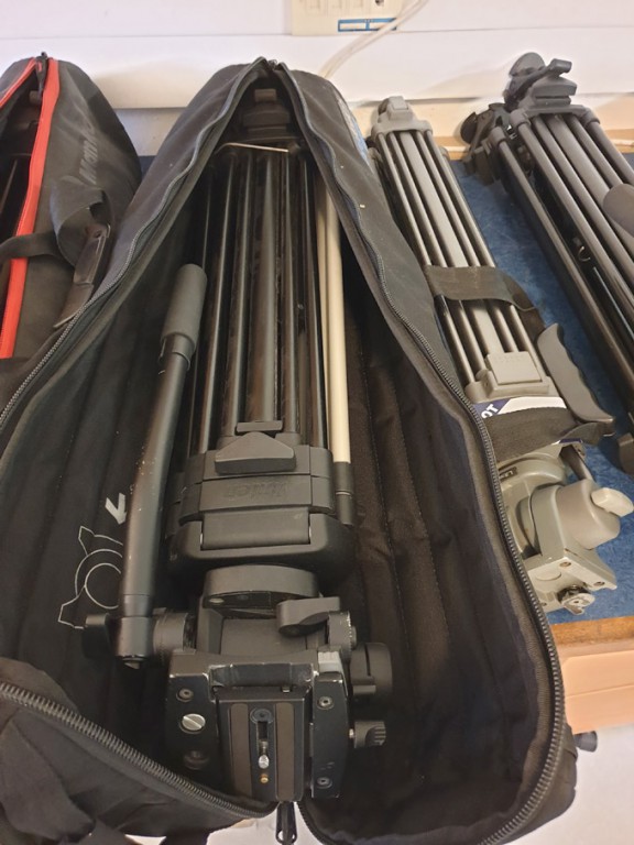 Vinten Protouch camera tripod with Pro 6 HDV head
