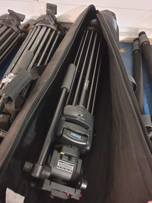 Vinten camera tripod with Pro 5 fluid pan & tilt h...