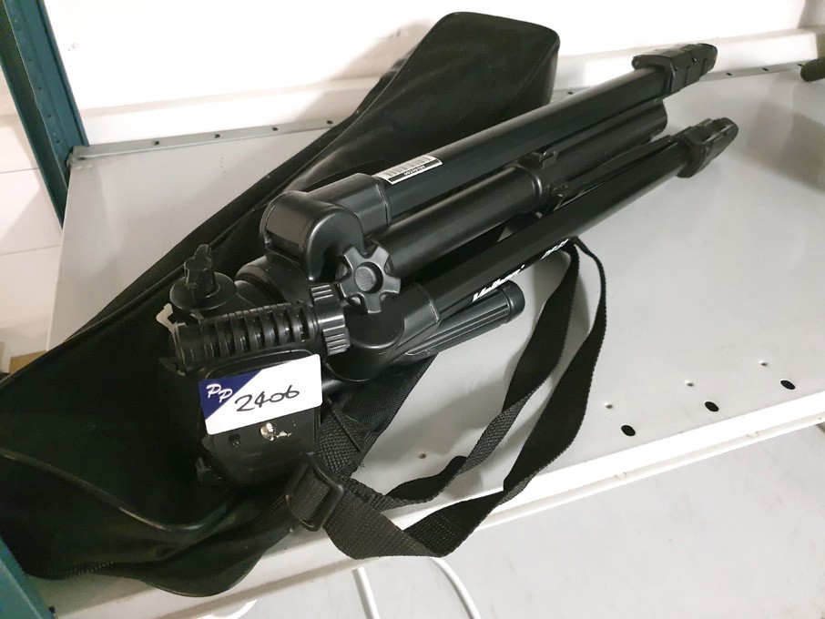 Velbon DF-61 camera in case