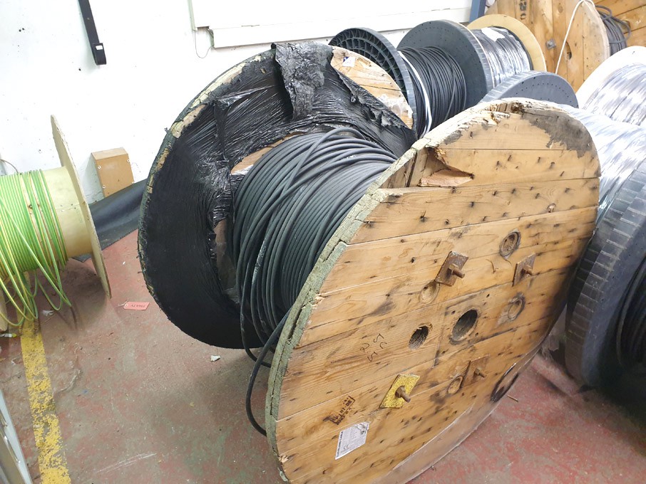 2 drums Cleveland 3 phase power cable