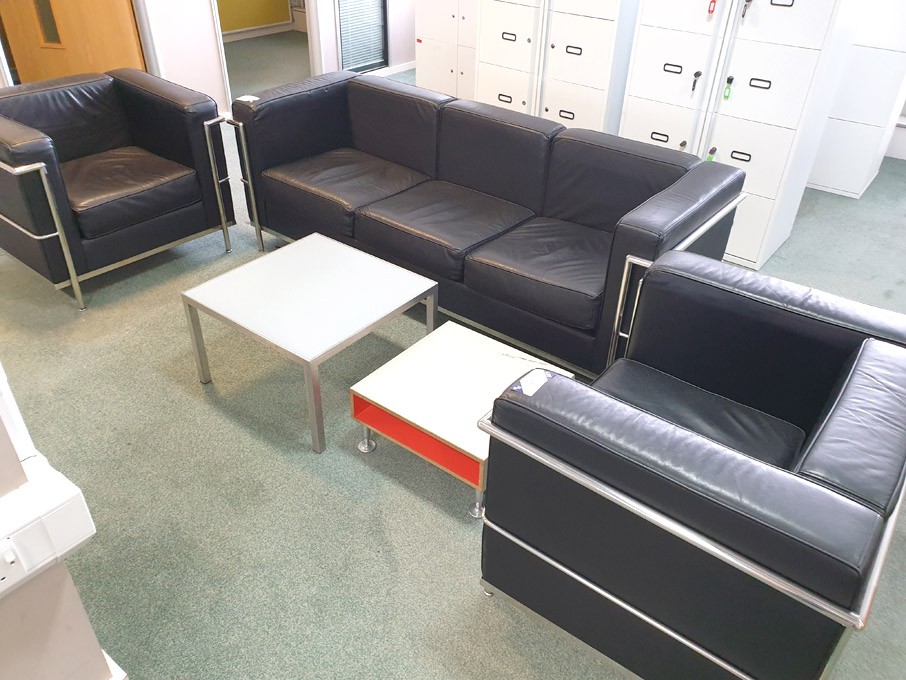 Black leather effect chrome frame sofa with 2x mat...