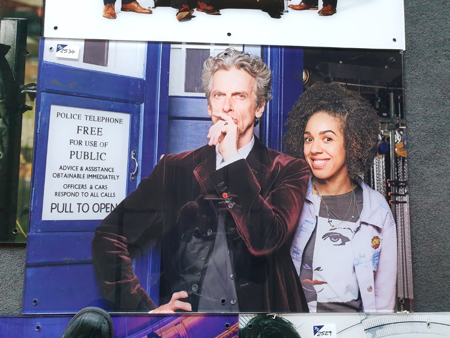 'Doctor Who' colour photograph, perspex front, 850...