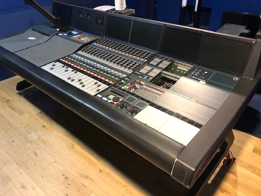 DFC Gemini 16 channel mixing desk