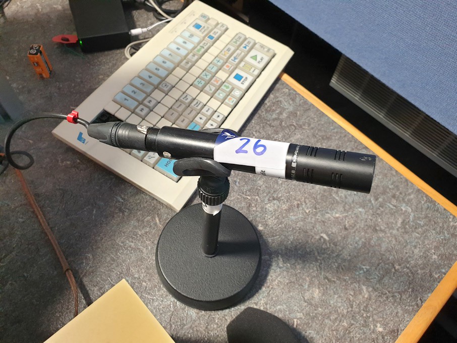 Bayer Dynamic M20IN(C) microphone on stand