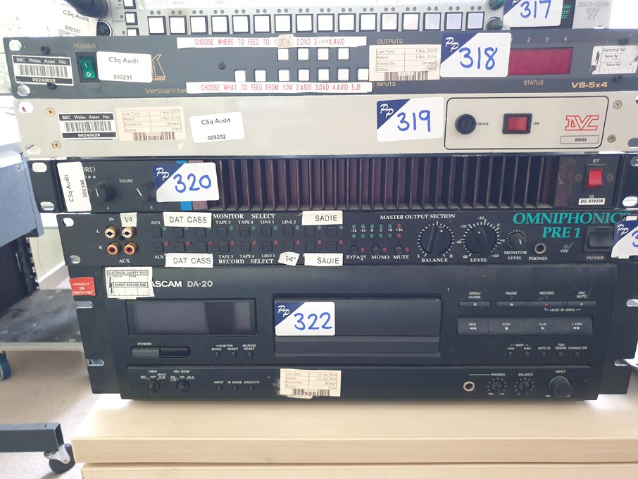 Kramer VS-5X4 vertical interval switcher