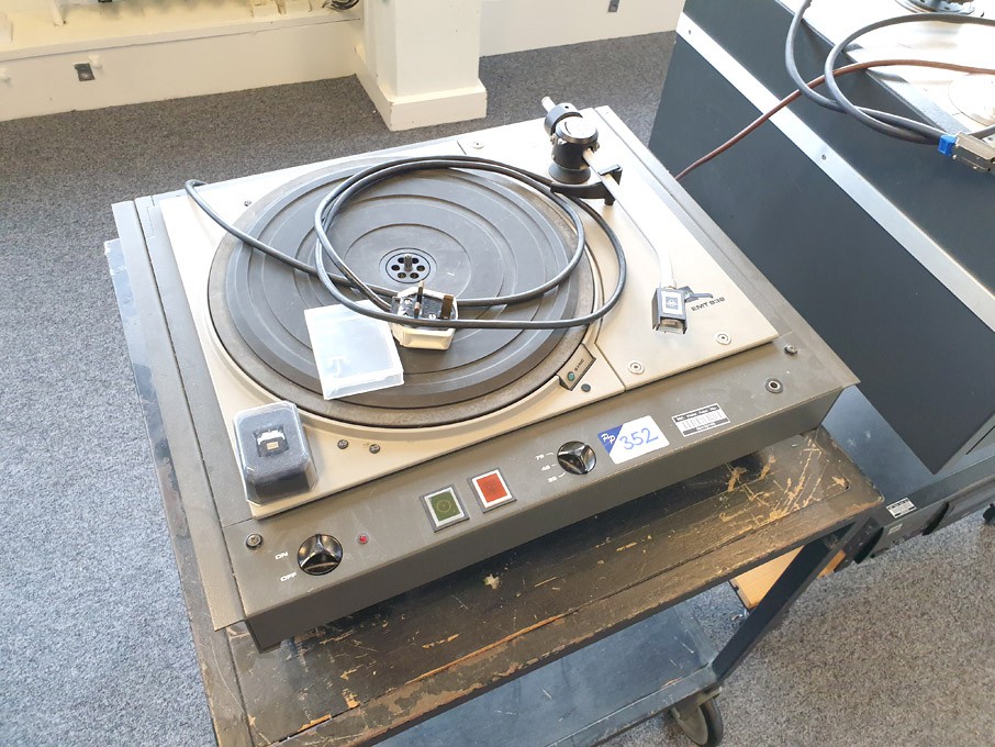 Barco EMT 938 professional turntable