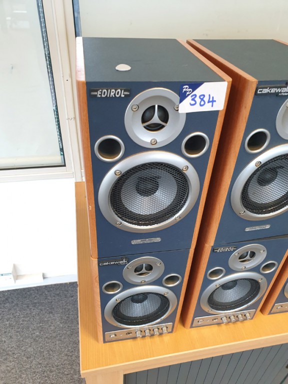 Pair Edirol Cakewalk MA-15D stereo micro monitor s...